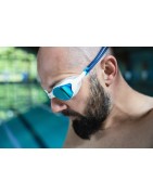 Swimming goggles